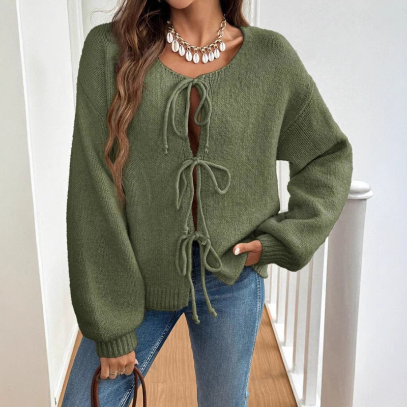 Lilly | Cardigan med bindebånd i Hærgrøn, forfra