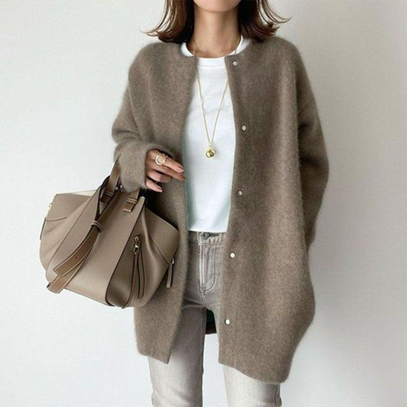 Dora | Cardigan i Brun, forfra