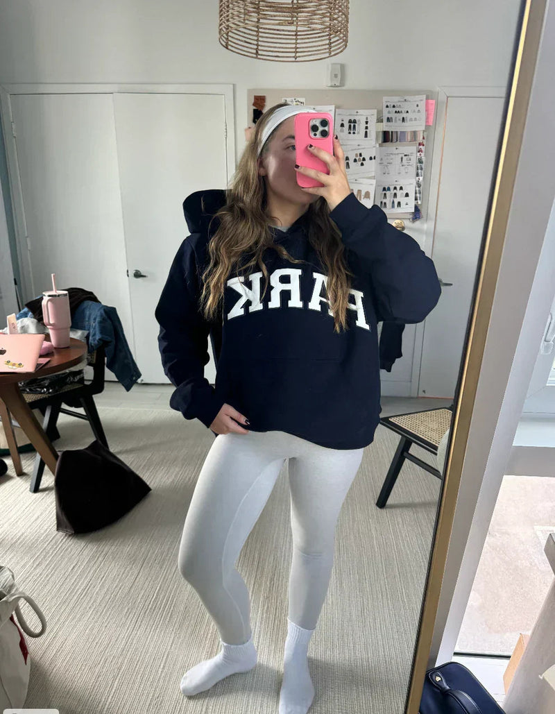 Sally | Sweatshirt i Marineblå-Hvid, forfra