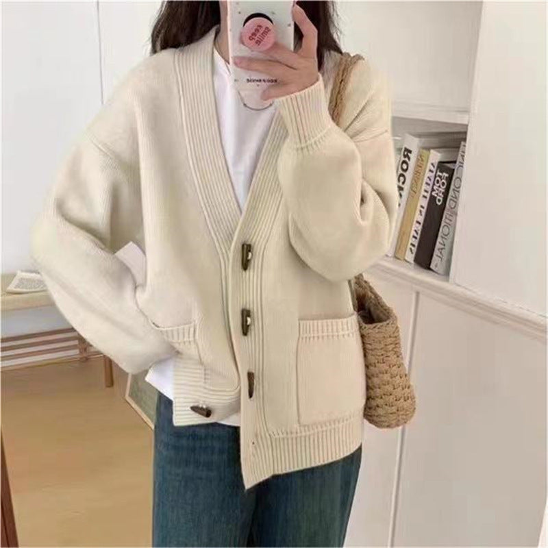Freja | Grovstrikket cardigan i Råhvid, forfra