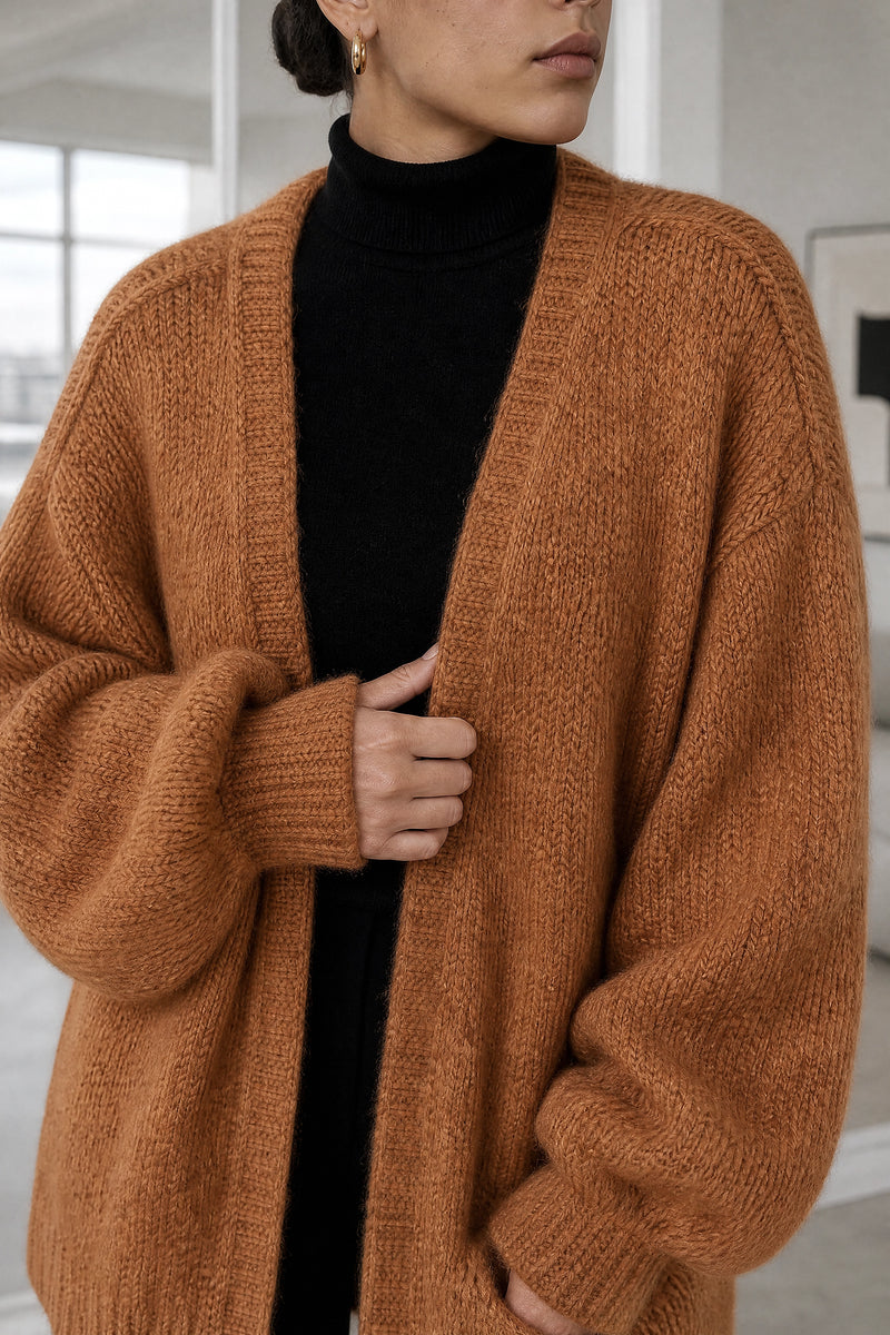 Alexis | Oversized Knit Cardigan in Caramel, fabric close-up