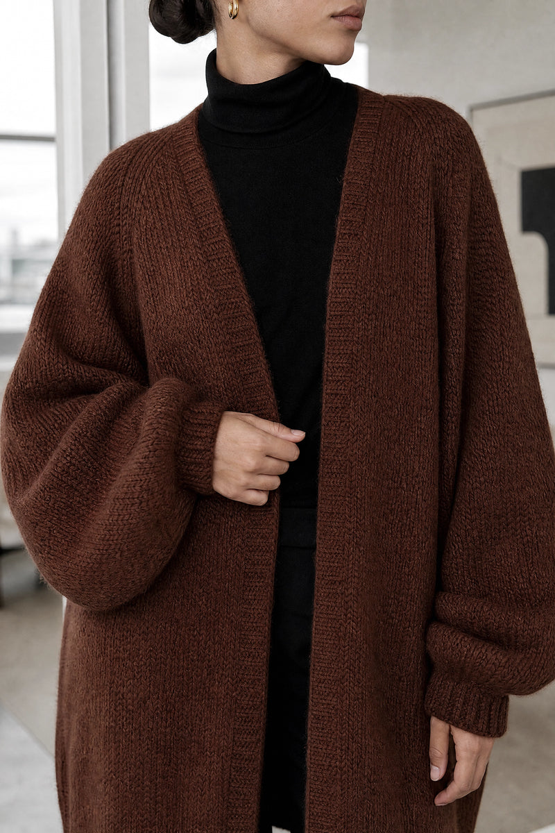 Alexis | Oversized Knit Cardigan in Dark Brown, fabric close-up