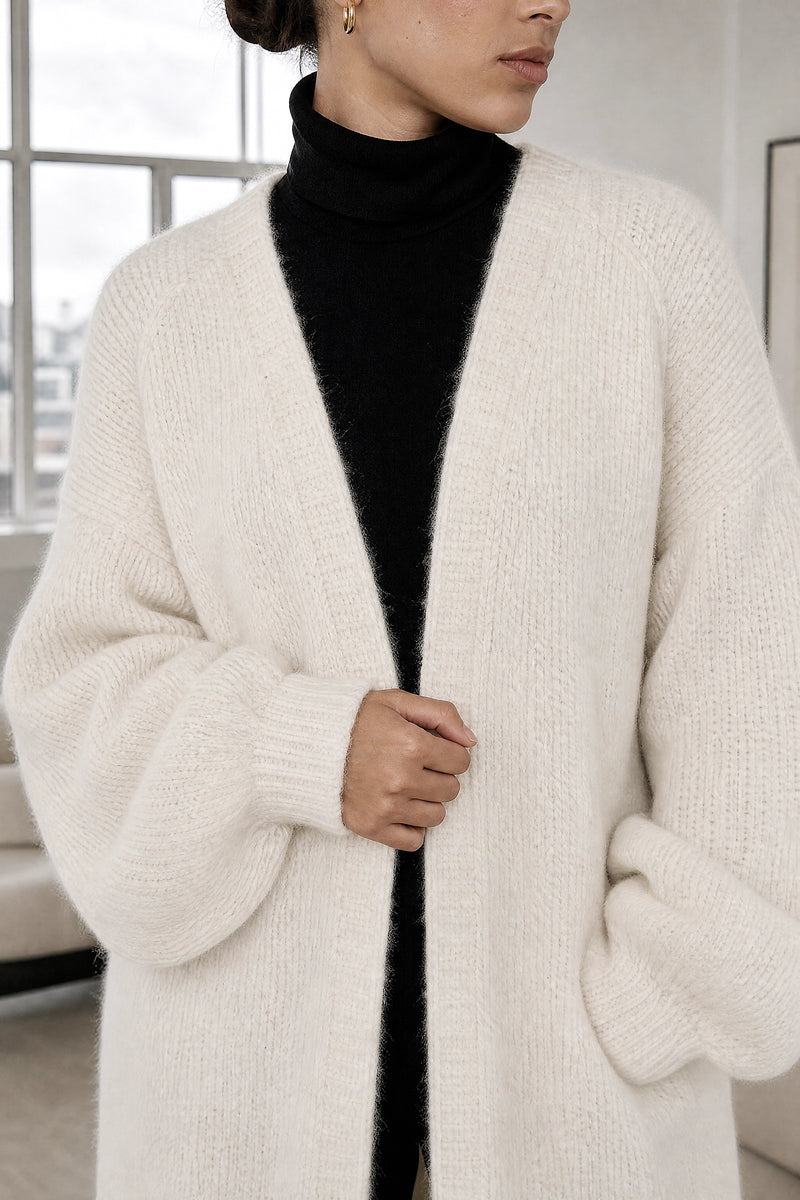 Alexis | Oversized Knit Cardigan in Off White, fabric close-up