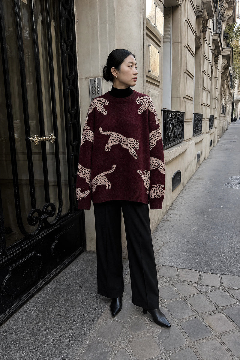 SOFAINE-V7-LIFE-Amber | Leopard Print Sweater in Burgundy, street-style view