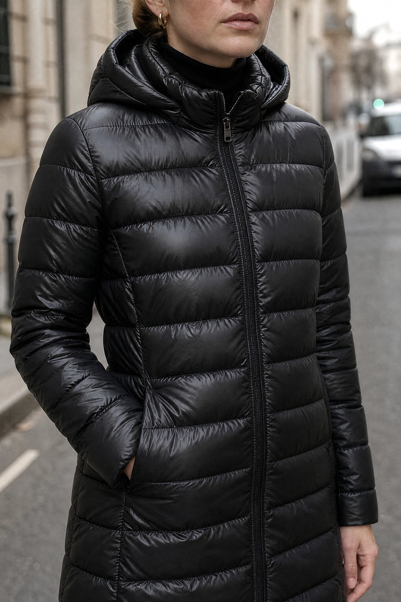 SOFAINE-V7-LIFE-Anika | Hooded Down Jacket in Black, detail close-up