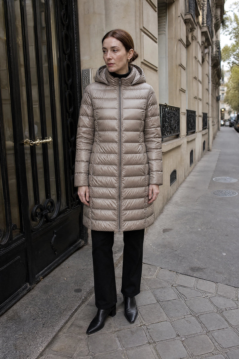 SOFAINE-V7-LIFE-Anika | Hooded Down Jacket in Khaki, street-style view