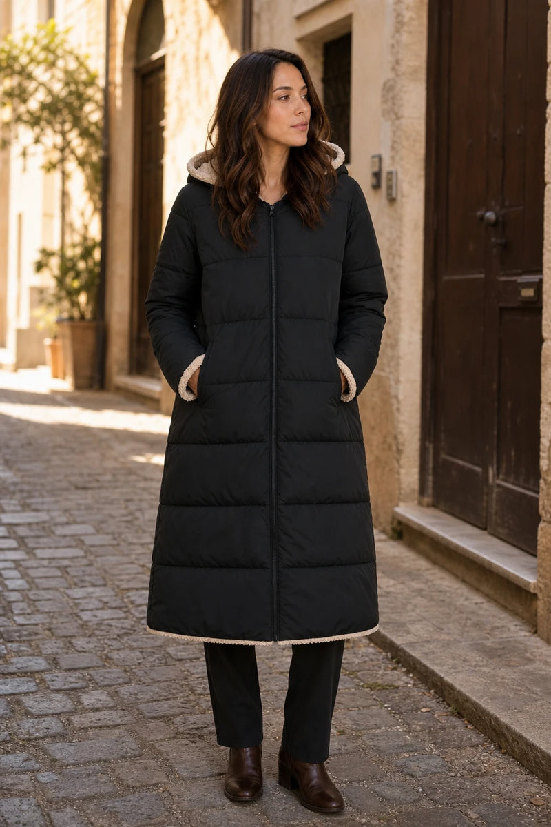 SOFAINE-V7-LIFE-Celine | Hooded Puffer Coat in Black, street-style view
