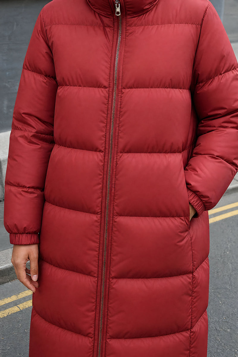 SOFAINE-V7-LIFE-Brenna | Quilted Winter Coat in Red, detail crop