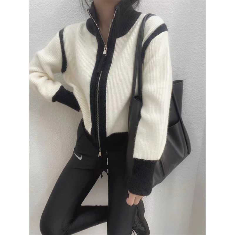 Svea | Zip-cardigan i Hvid, bagfra