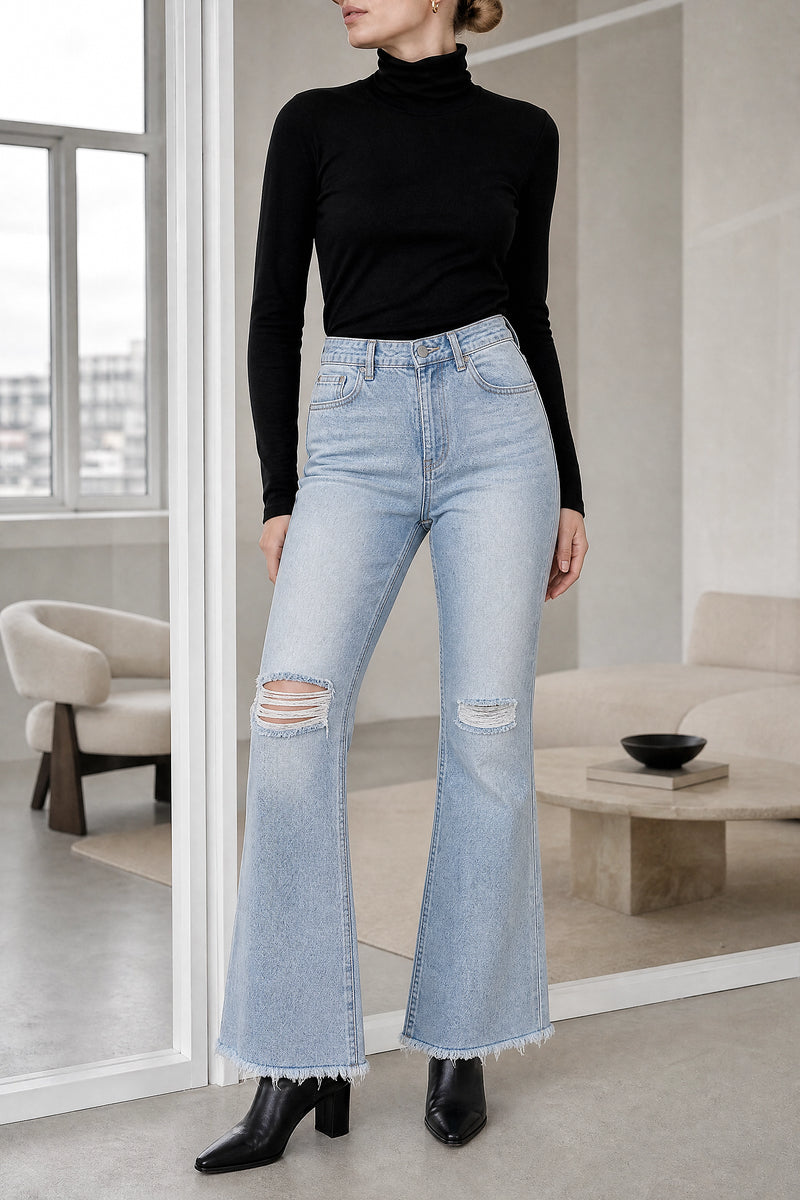 Camille | High-Waist Ripped Jeans in LightBlue, fabric close-up