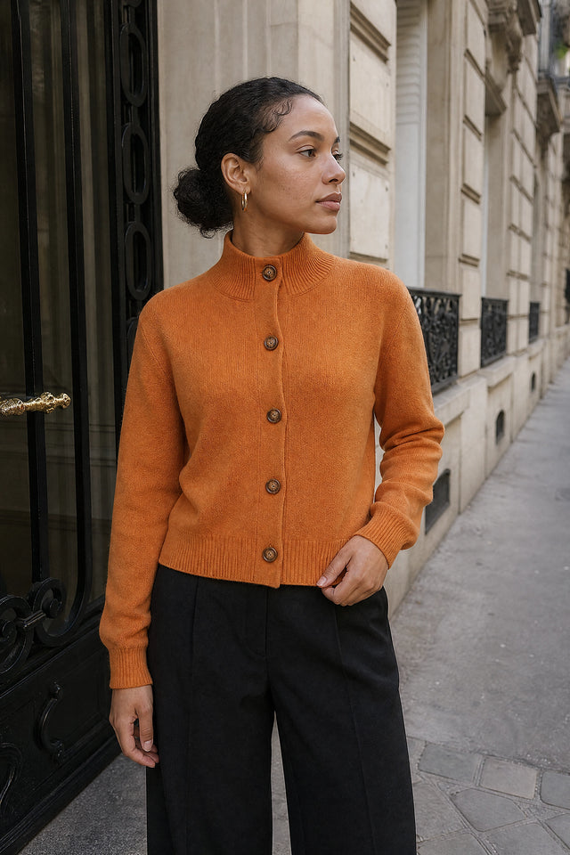 Cindy | Croppet Cardigan med Knapper i Orange, gadelook
