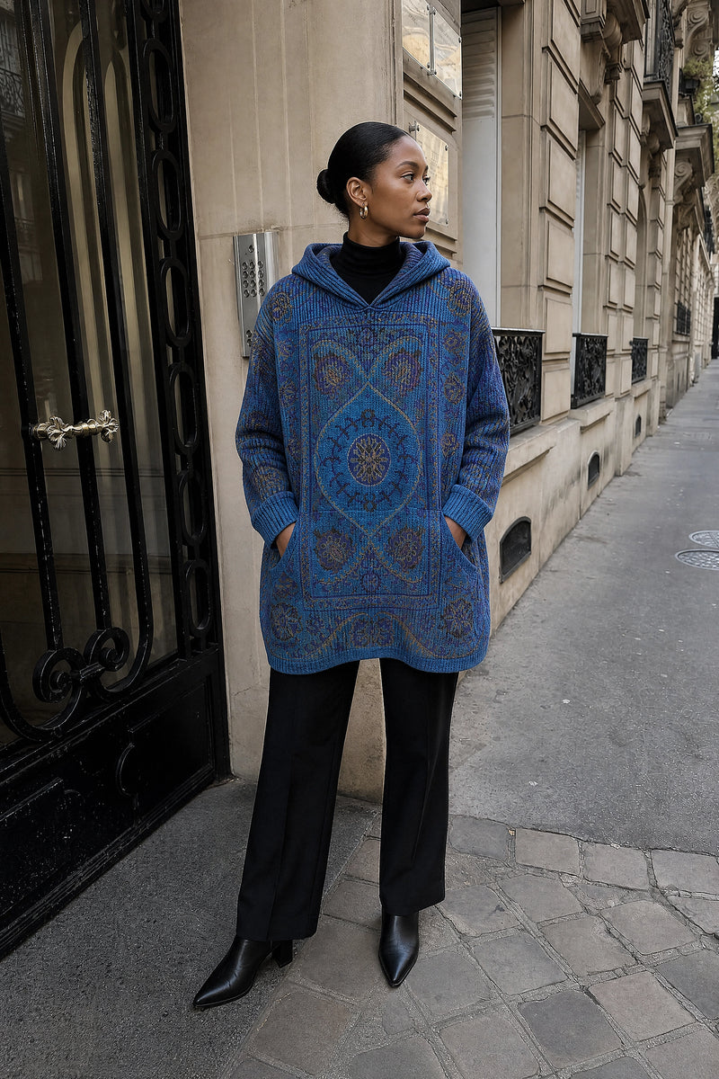 SOFAINE-V7-LIFE-Danielle | Ethnic Print Hoodie in Blue, street-style view