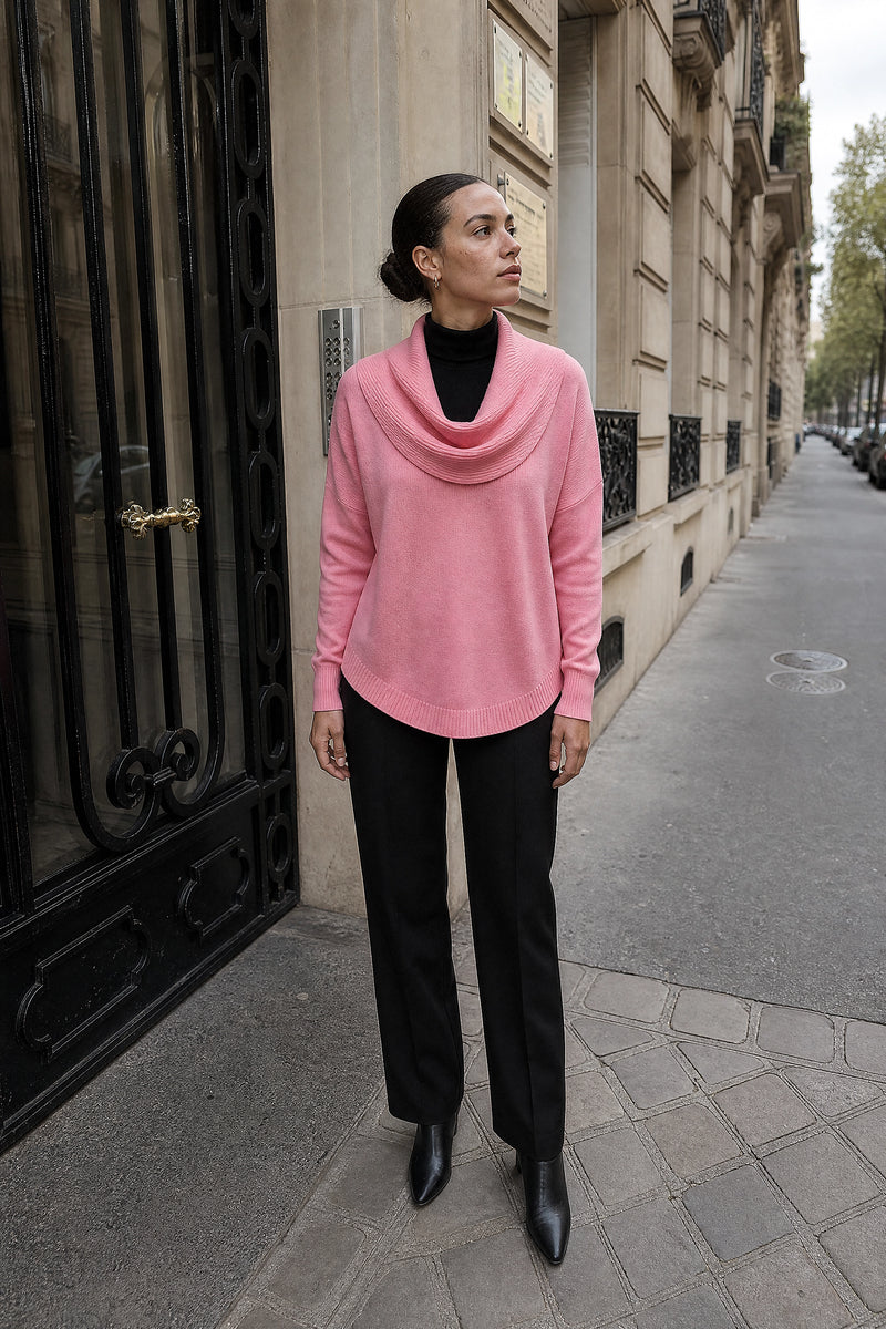 SOFAINE-V7-LIFE-Daria | Cowl Neck Sweater in Pink, street-style view