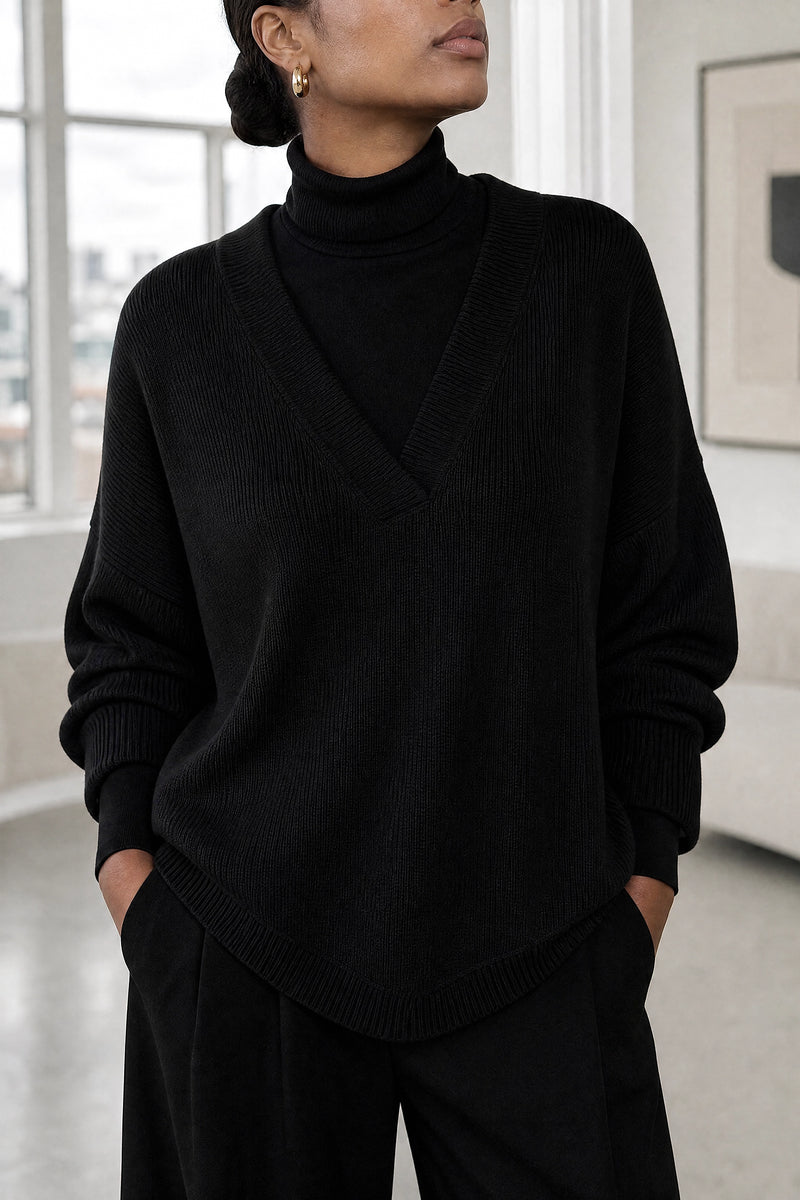 Dawn | V-Neck Sweater in Black, fabric close-up