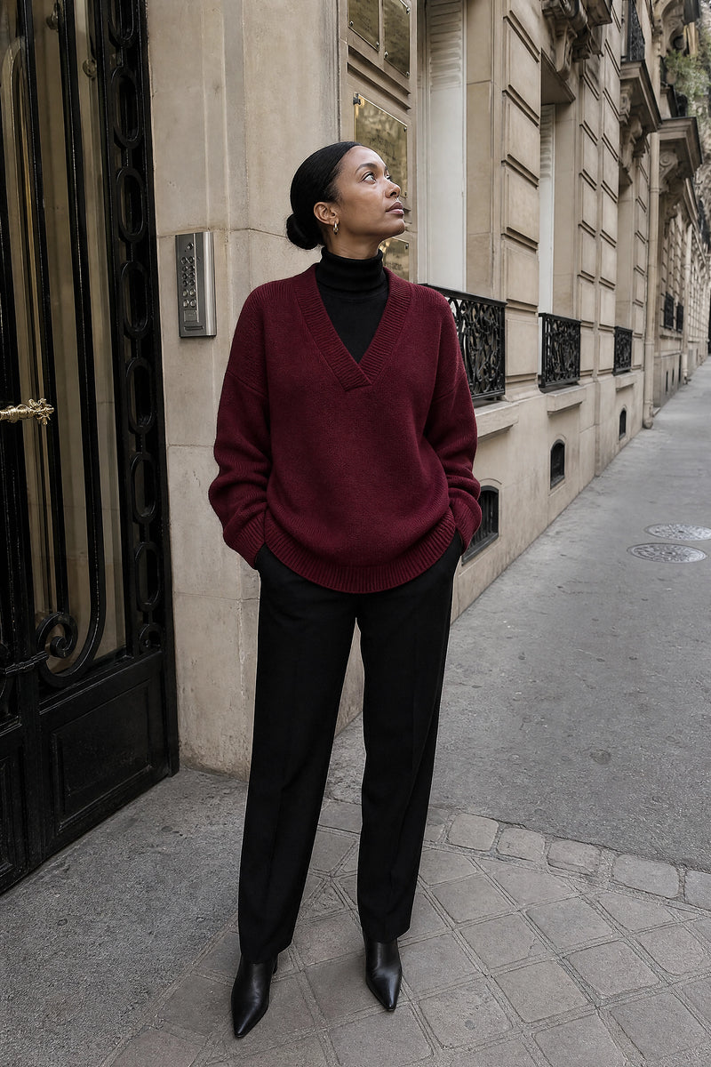 SOFAINE-V7-LIFE-Dawn | V-Neck Sweater in Burgundy, street-style view