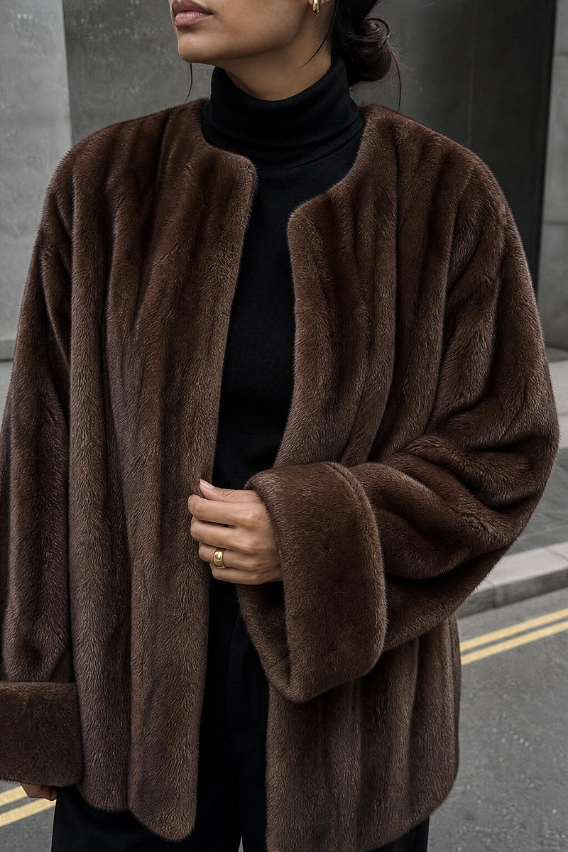 SOFAINE-V7-LIFE-Desiree | Faux Fur Jacket in Coffee, detail close-up