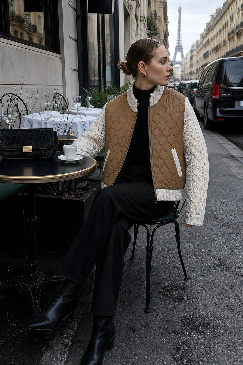 SOFAINE-V7-LIFE-Diane | Quilted Parka Jacket in Khaki, cafe lifestyle