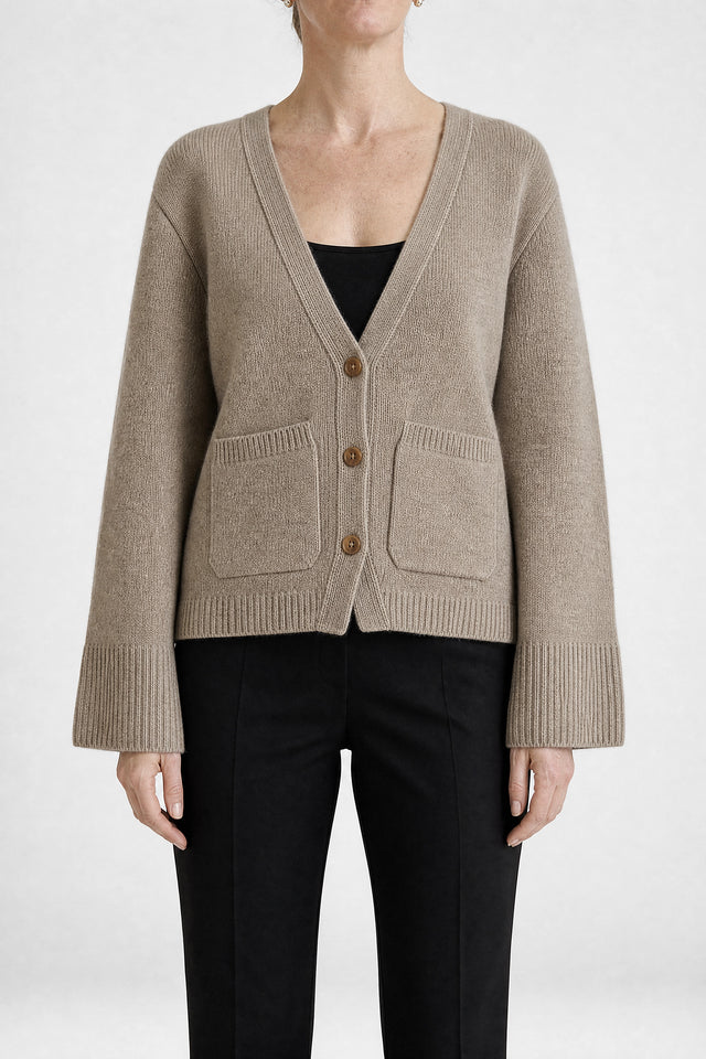 Emery | Cardigan i Uld-look i Camel, studie forfra