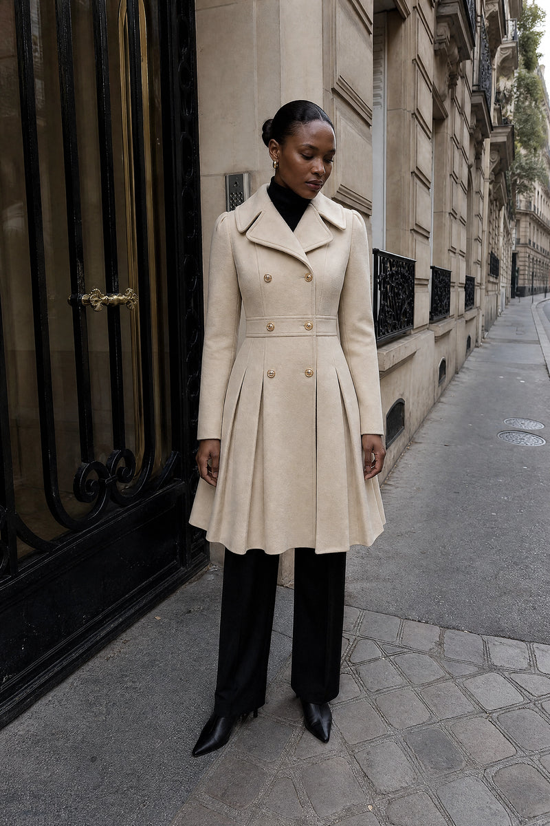 SOFAINE-V7-LIFE-Flora | Double Button Coat in Beige, street-style view
