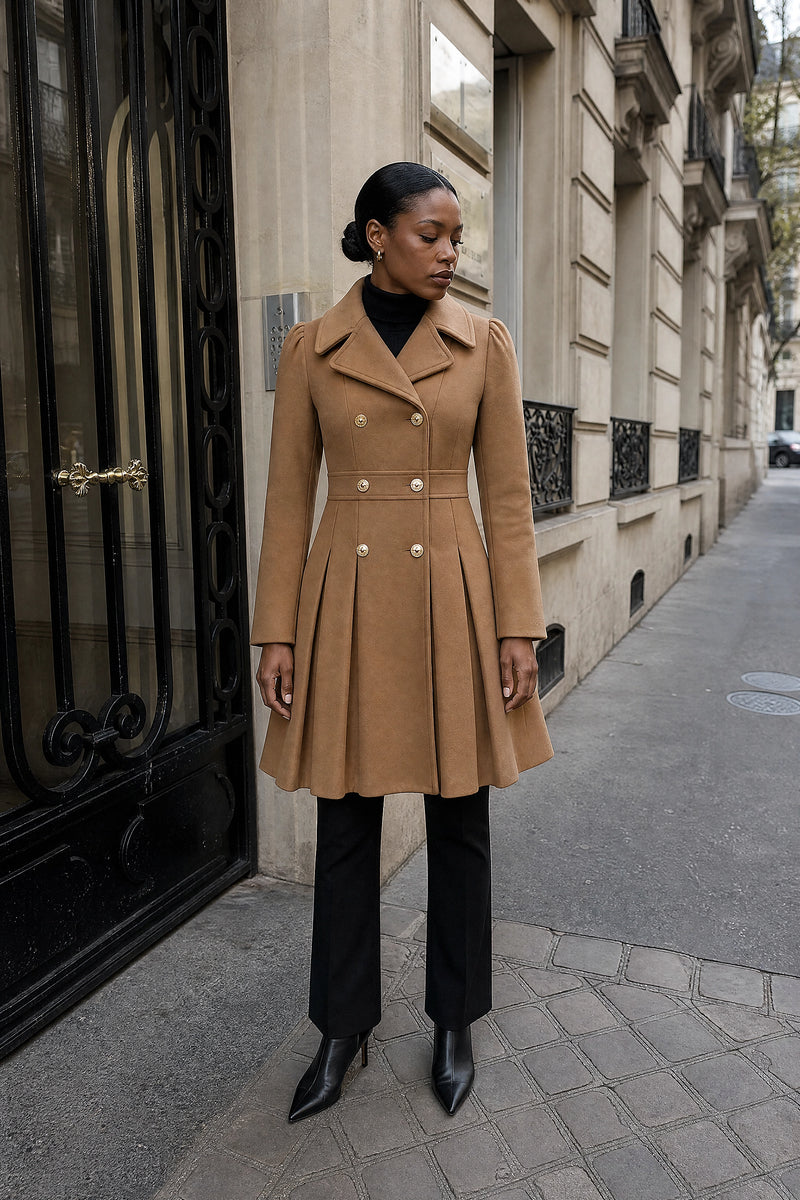 SOFAINE-V7-LIFE-Flora | Double Button Coat in Camel, street-style view