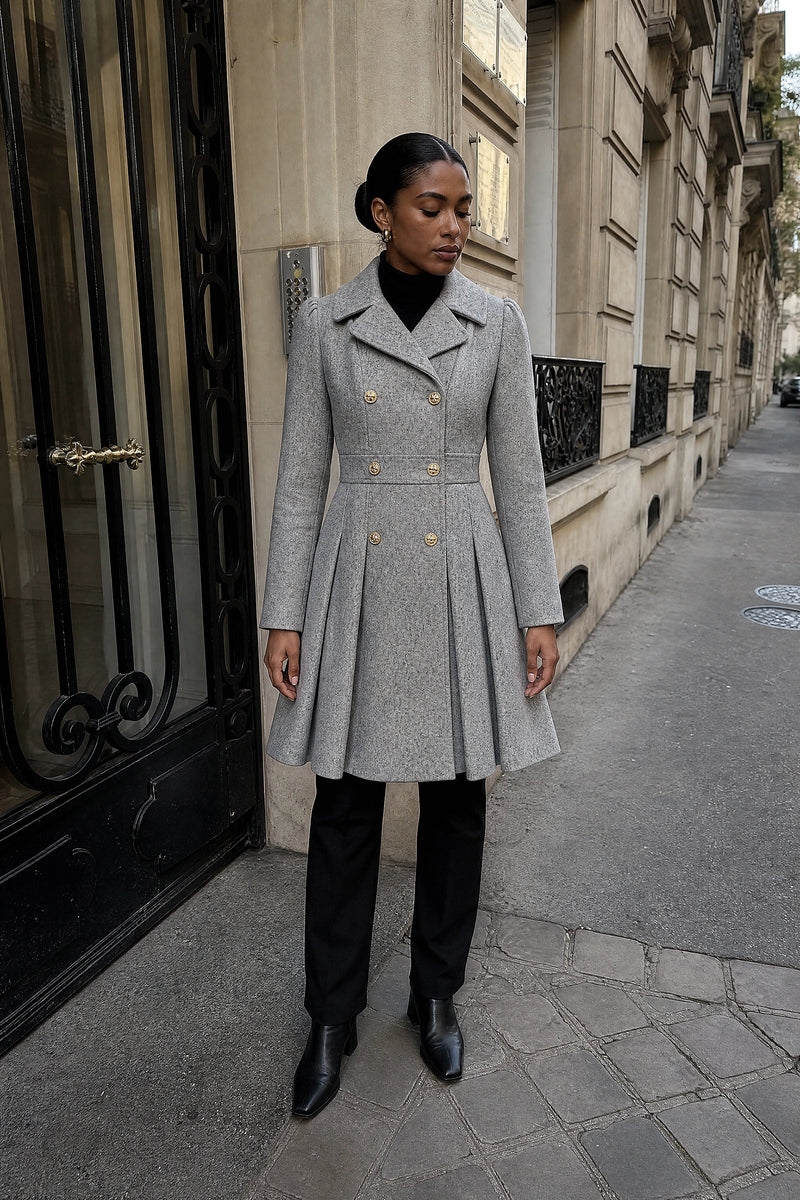 SOFAINE-V7-LIFE-Flora | Double Button Coat in Light Grey, street-style view