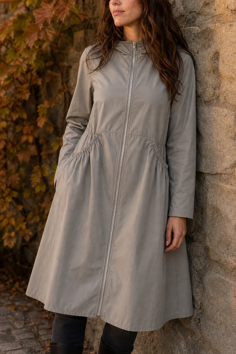 SOFAINE-V7-LIFE-Gretchen | Hooded Zip-Up Coat in Gray, detail close-up
