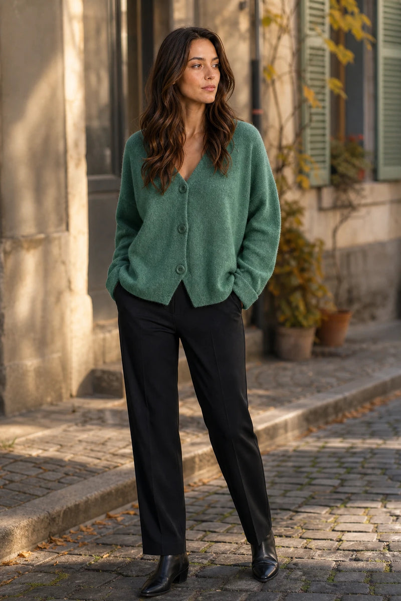 SOFAINE-V7-LIFE-Ramona | Button-Front Cardigan in Green, street-style view