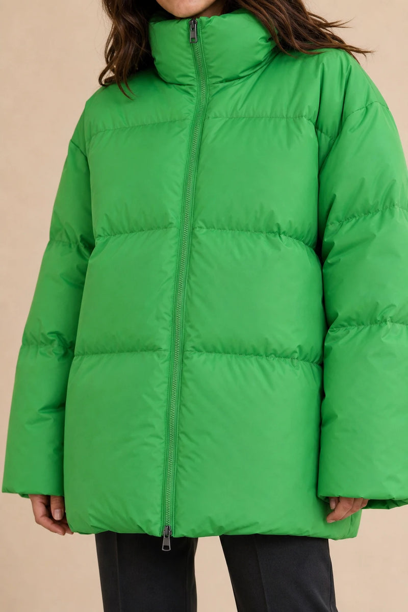 Tara | Oversized Puffer Jacket in Green, fabric close-up