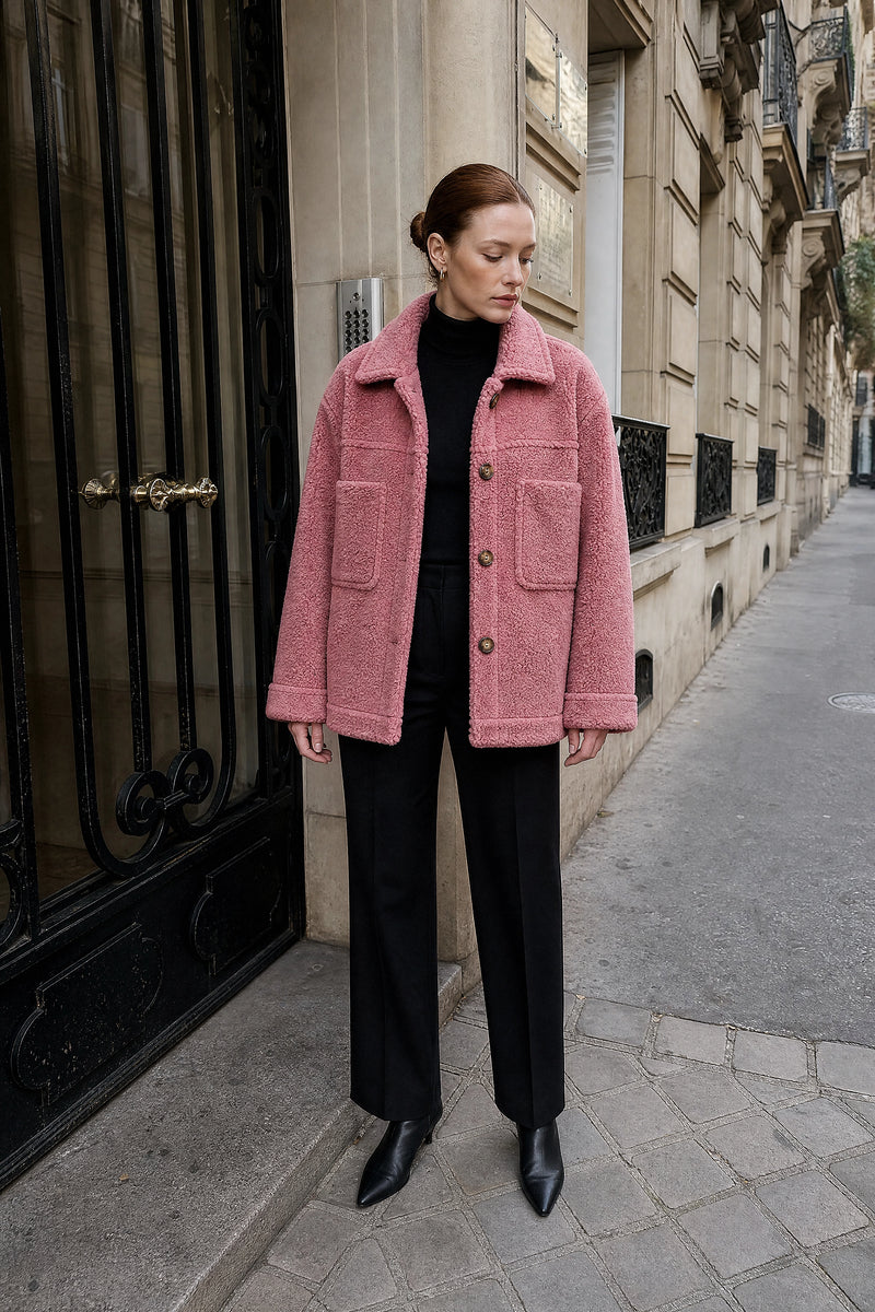 SOFAINE-V7-LIFE-Haley | Sherpa Jacket in Dark Pink, street-style view