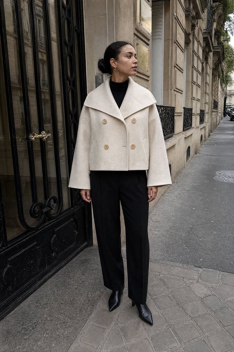 SOFAINE-V7-LIFE-Harmony | Tailored Jacket in Beige, street-style view