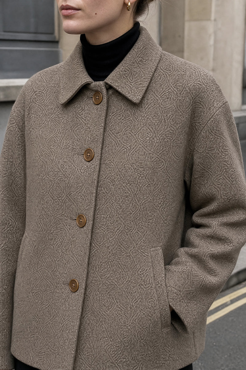 SOFAINE-V7-LIFE-Heidi | Button-Front Jacket in Taupe, detail close-up