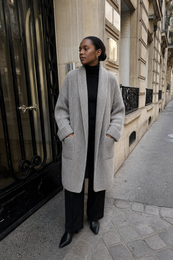 SOFAINE-V7-LIFE-India | Open-Front Cardigan in Grey, street-style view
