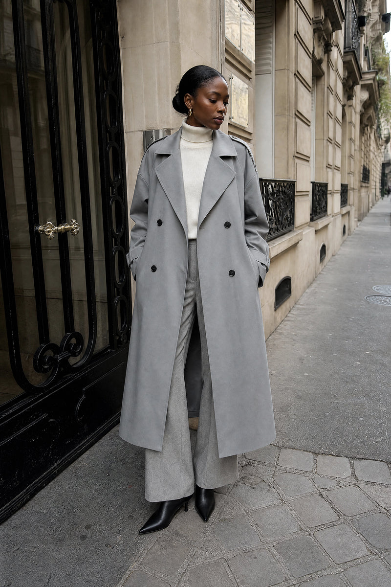 SOFAINE-V7-LIFE-Isabel | Lapel Trench Coat in Gray, street-style view