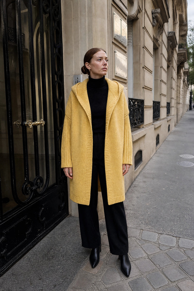 SOFAINE-V7-LIFE-Ivy | Hooded Cardigan in Yellow, street-style view