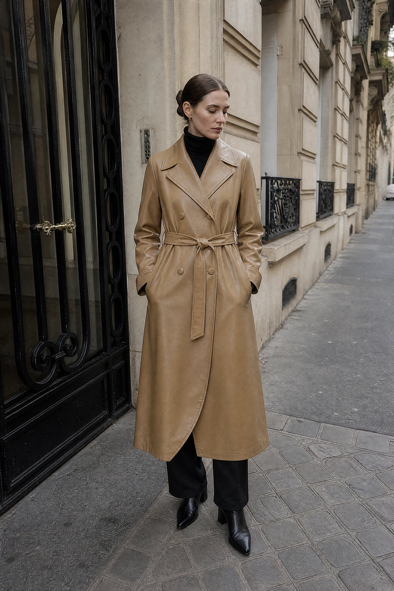 SOFAINE-V7-LIFE-Jamie | Leather Trench Coat in Khaki, street-style view