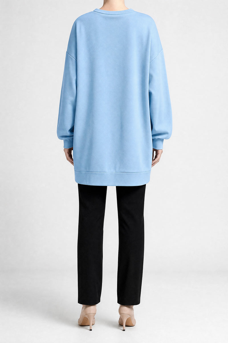 Jane | Oversized Sweater i Blå, studie forfra
