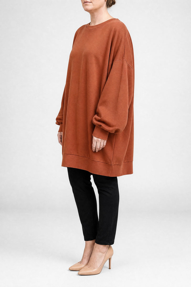 Jane | Oversized Sweater i Orange, studie forfra