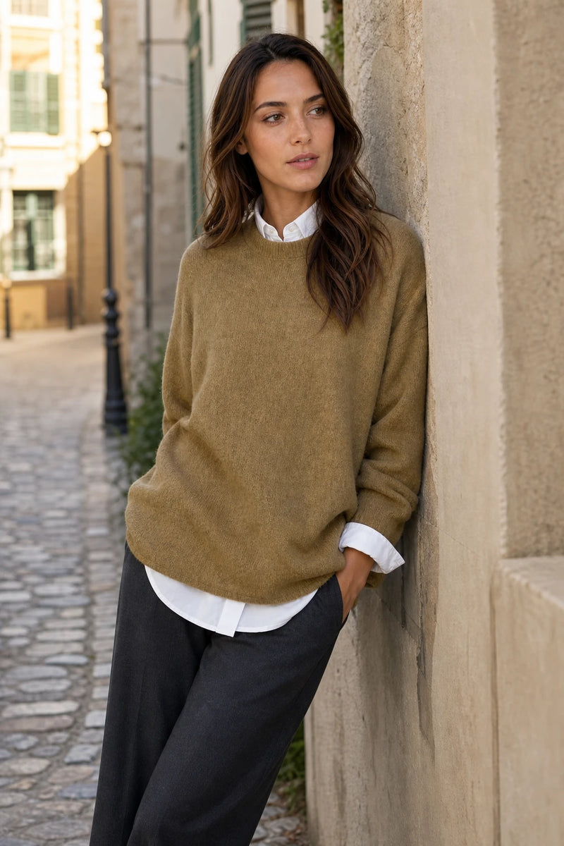 SOFAINE-V7-LIFE-Opal | Cashmere-Feel Knit Sweater in Khaki, street-style view
