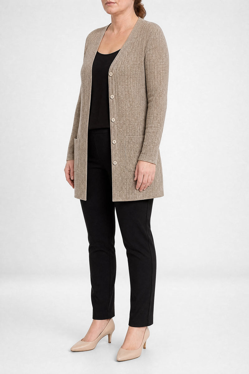 Livia | Lang Cardigan med Knapper i Kaffebrun, fra siden