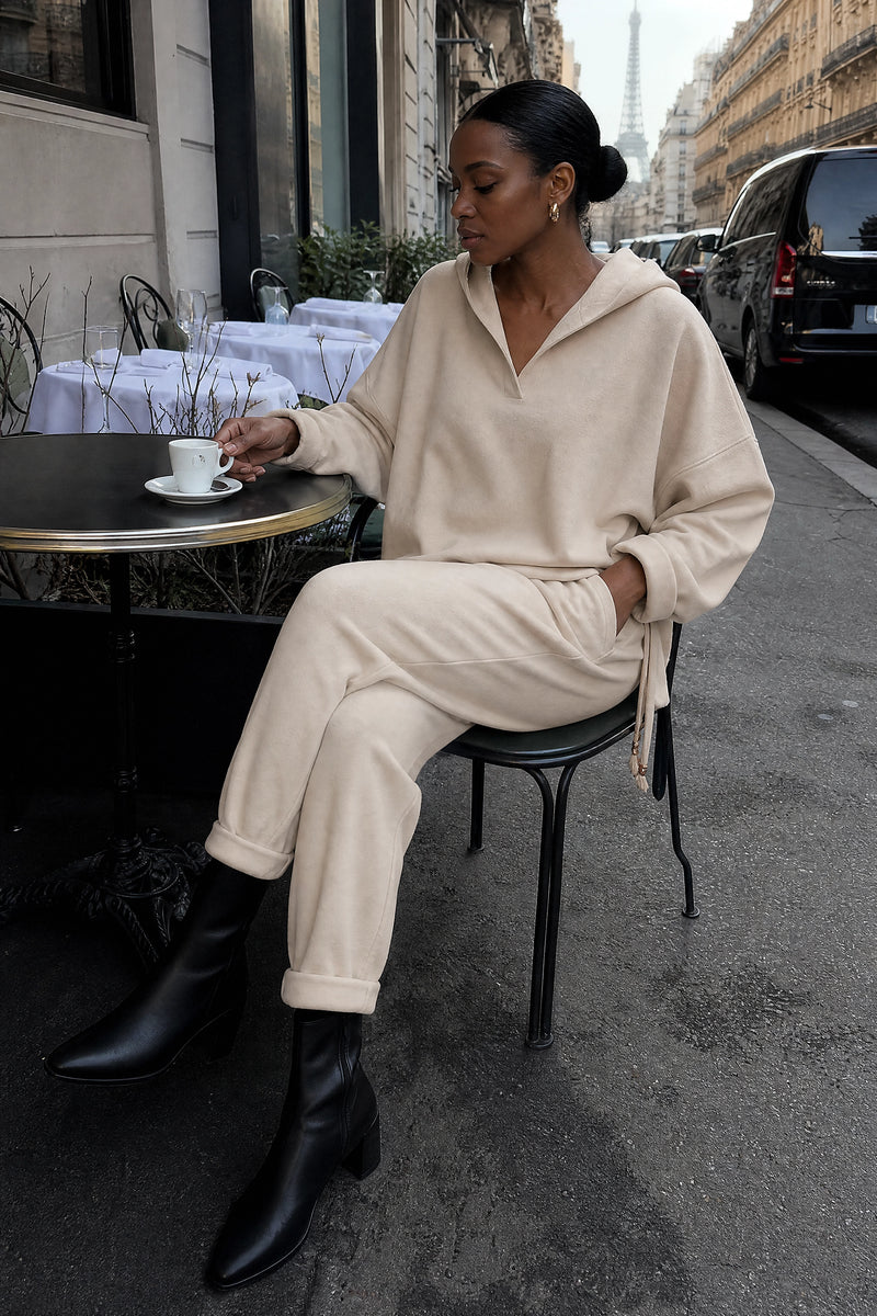SOFAINE-V7-LIFE-Lorraine | Hoodie Lounge Set in Apricot, café scene