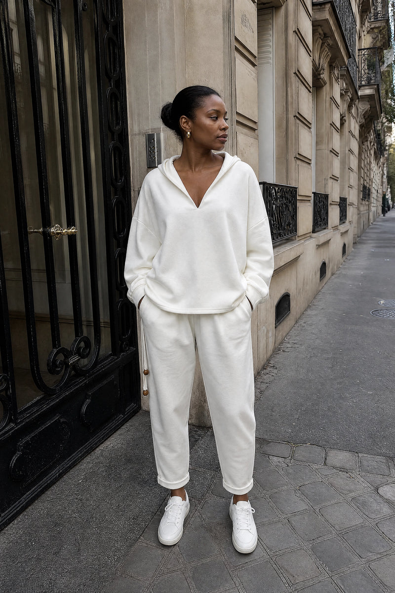 SOFAINE-V7-LIFE-Lorraine | Hoodie Lounge Set in White, street-style view