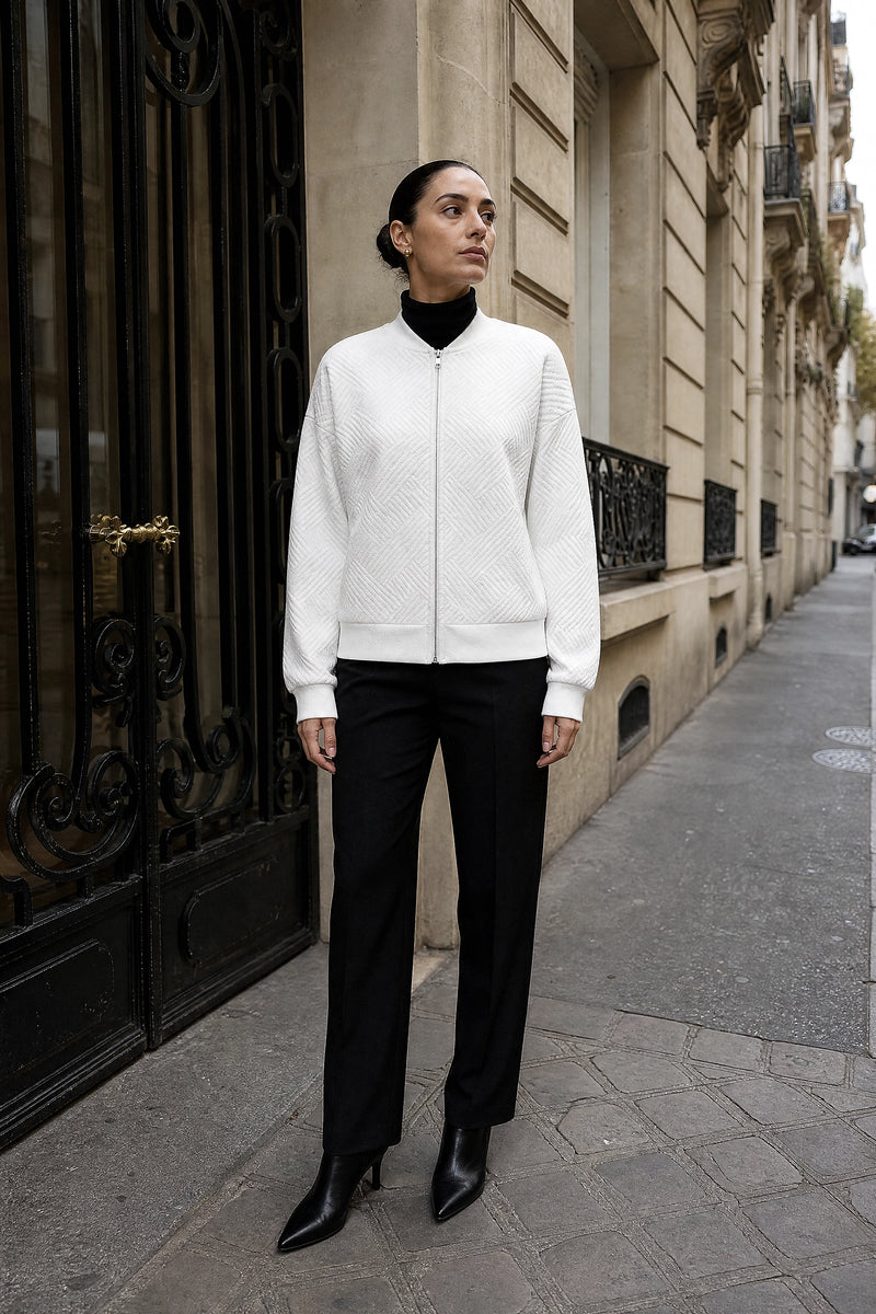 SOFAINE-V7-LIFE-Luisa | Zip Jacket in White, street-style view