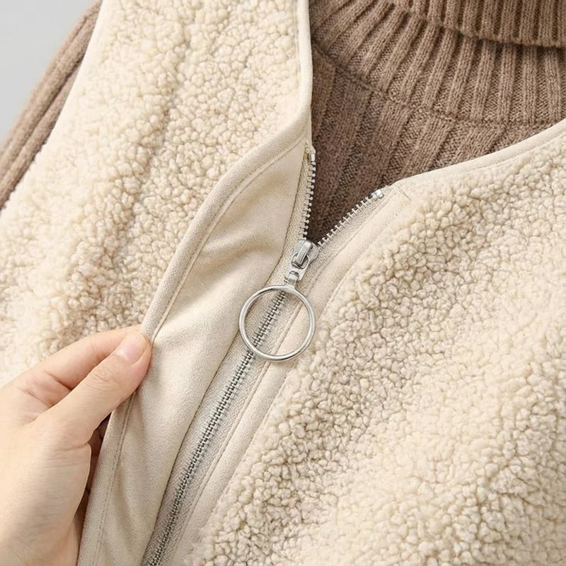 Sherpa Fleece Vest for Women with V-Neck, Ring Zip and Side Pockets in Cream, zip detail