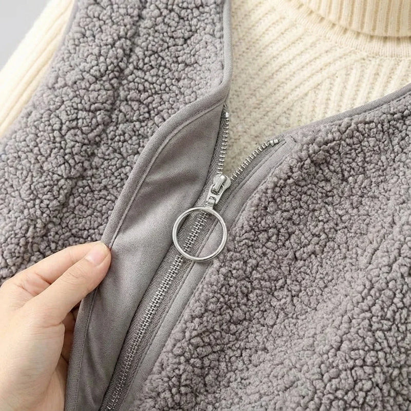 Sherpa Fleece Vest for Women with V-Neck, Ring Zip and Side Pockets in Gray, zip detail