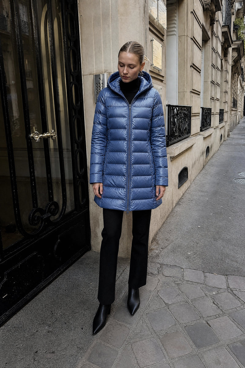 SOFAINE-V7-LIFE-Monroe | Hooded Puffer Jacket in Blue, street-style view