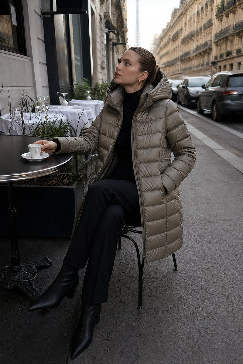 SOFAINE-V7-LIFE-Monroe | Hooded Puffer Jacket in Khaki, café scene