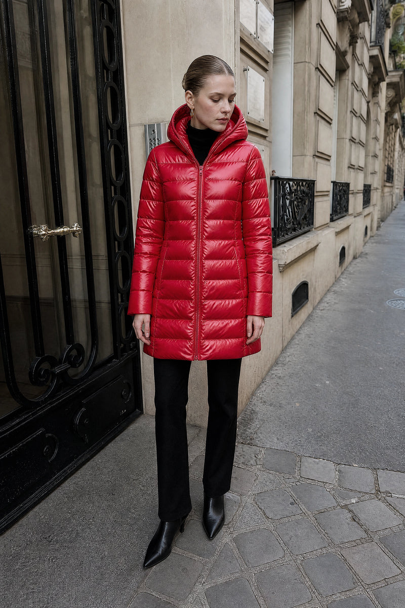 SOFAINE-V7-LIFE-Monroe | Hooded Puffer Jacket in Red, street-style view