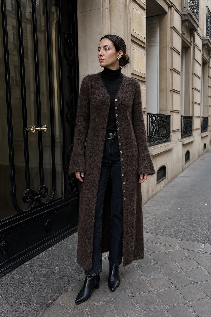 SOFAINE-V7-LIFE-Nadia | V-Neck Sweater Dress in Dark Brown, street-style view