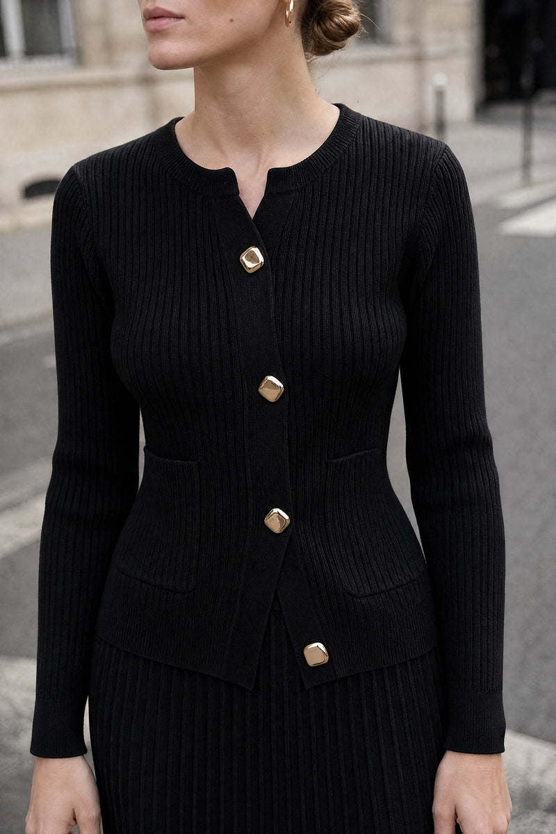 SOFAINE-V7-LIFE-Noelle | Pleated Sweater Set in Black, detail close-up