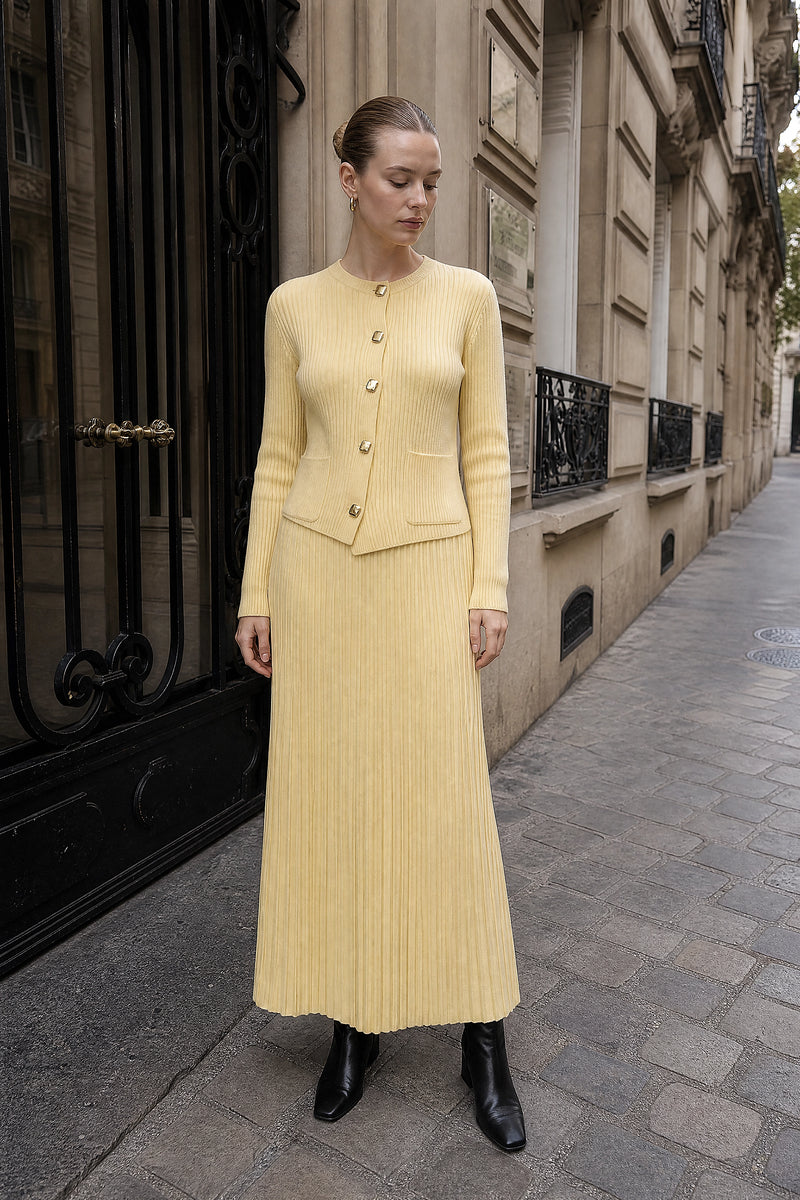 SOFAINE-V7-LIFE-Noelle | Pleated Sweater Set in Yellow, street-style view